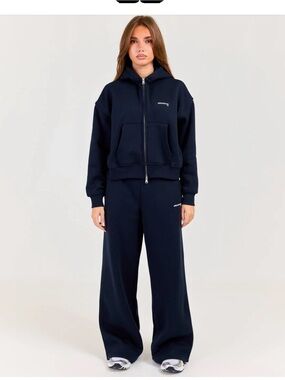 Elite Eleven Black 2-Piece Lounge/Activewear Set – Size L